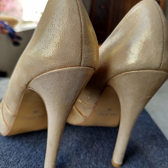Gold Glittery Peeptoe Pumps - Aldo - Picture 5 of 8